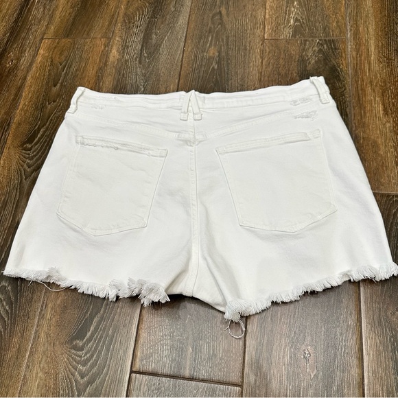 Good American Good '90s High Waist Denim Cutoff Shorts Size 12/31 White - Picture 3 of 12